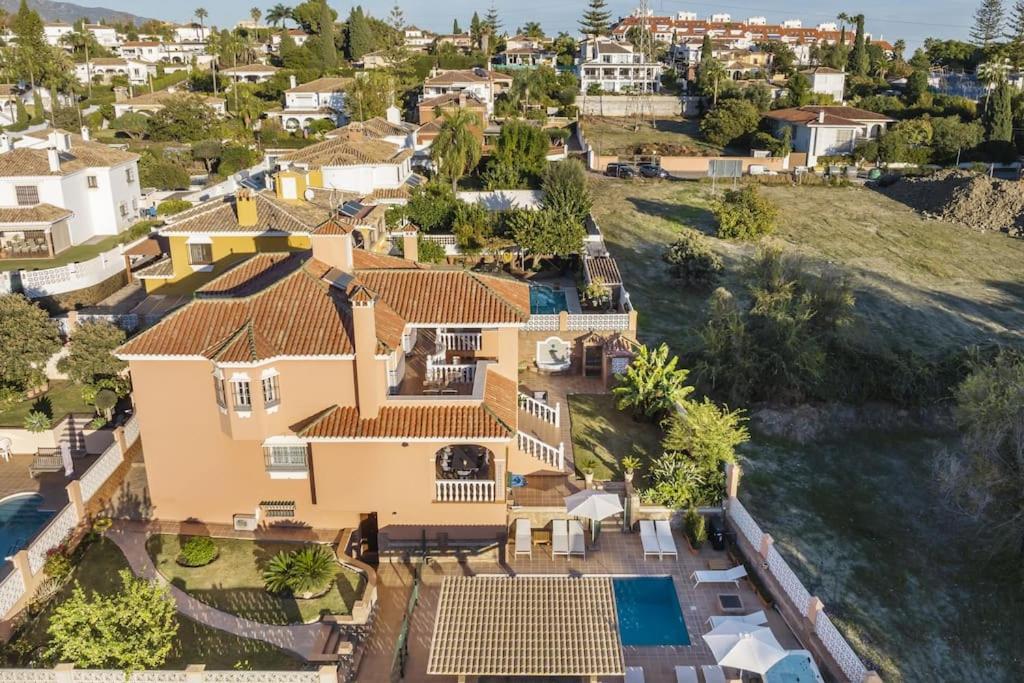 Treetops - Family With Heated Pool In Villa *